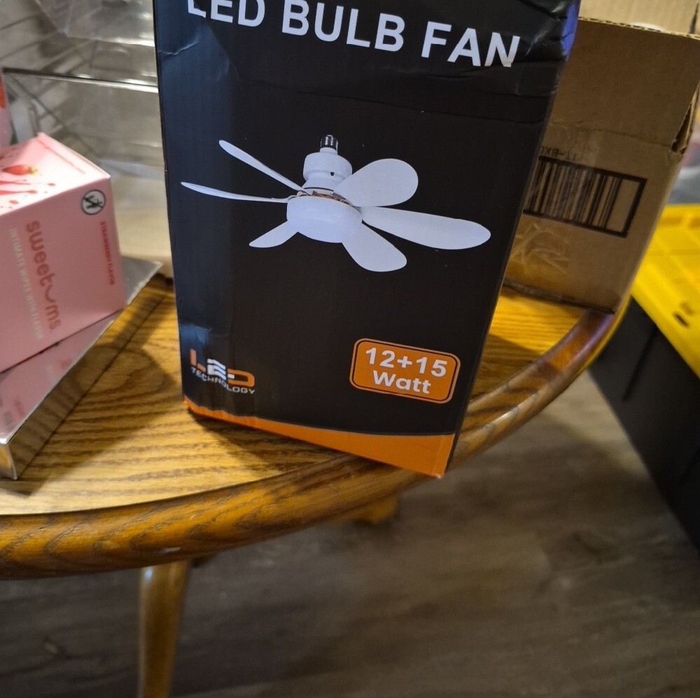LED Bulb Fan Ceiling Light - New - Picture 6 of 6